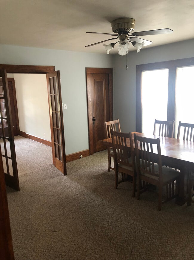 Dining room - 531 E 28th St