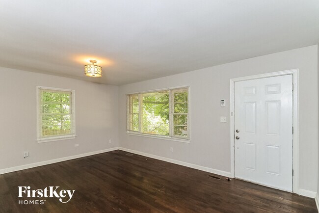 Building Photo - 2076 W Flat Shoals Terrace