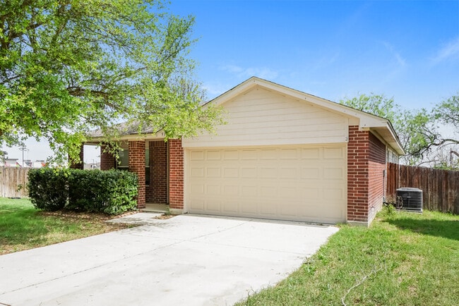 Building Photo - 930 Amber Knoll