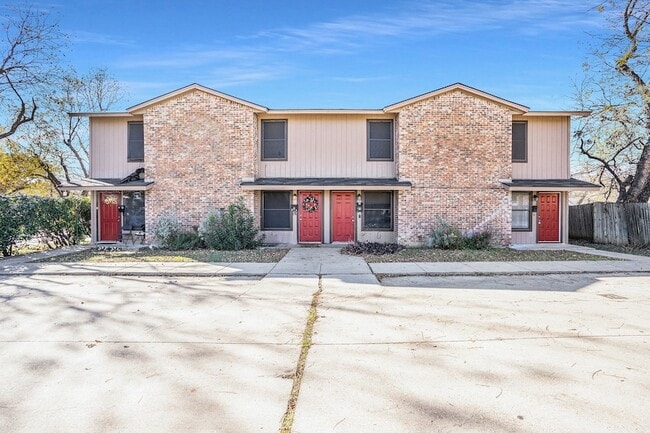 Building Photo - 3301 Aurora St