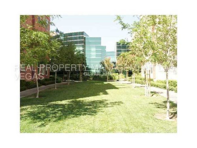 Foto del edificio - 62 E Serene Ave