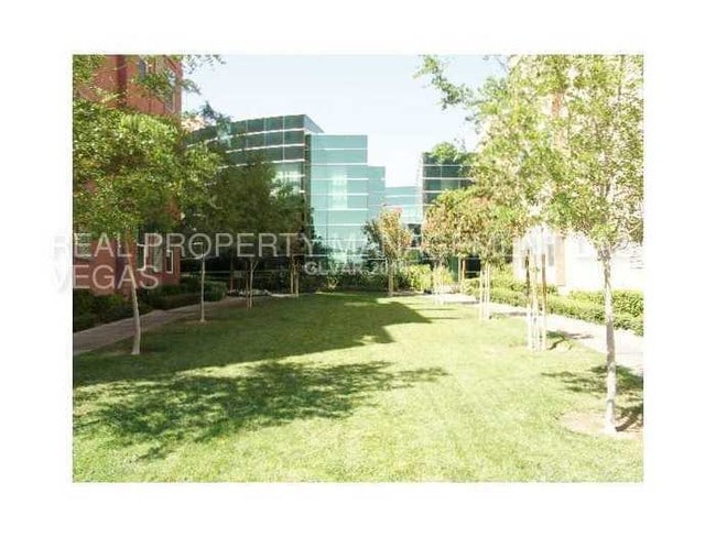 Building Photo - 62 E Serene Ave