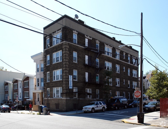 Exterior Photo - 315 Palisade Ave