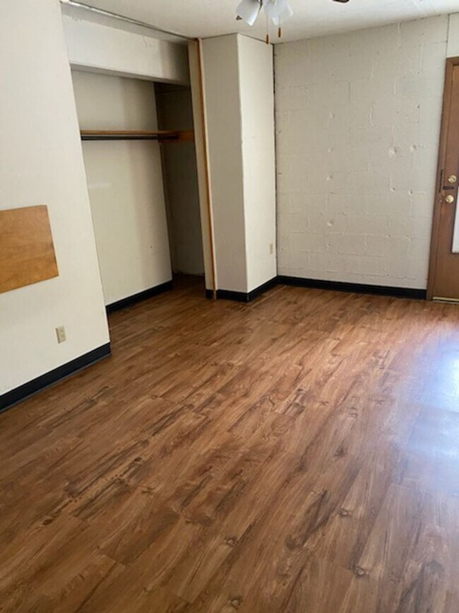 Foto del edificio - 1BR/1BA in Great West Campus Location Close to Downtown & Schools! Avail. 8/1/26