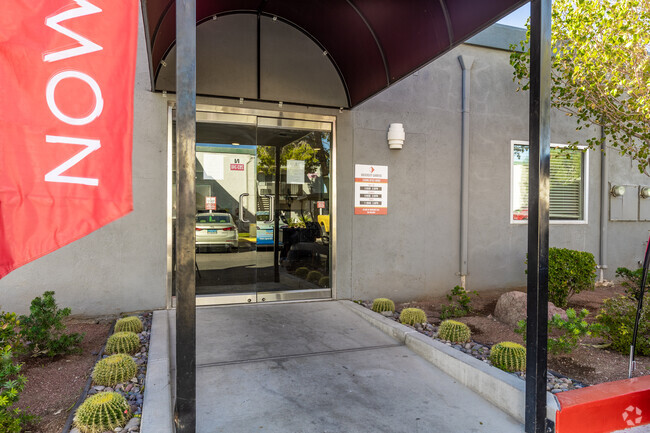 Leasing Office Entrance - University Gardens