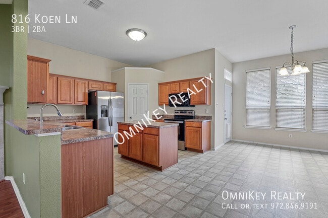 Building Photo - 816 Koen Ln