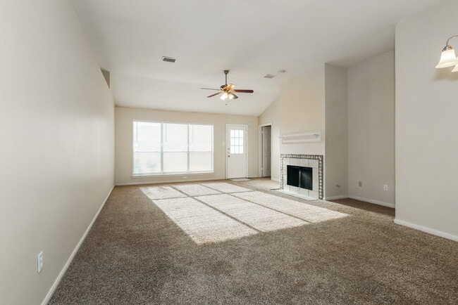 Building Photo - 31164 N Head Dr