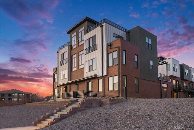 Building Photo - 2670 Westview Wy