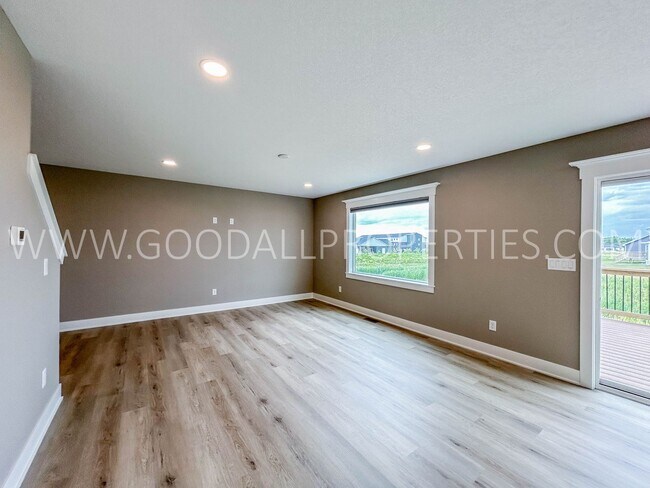 Building Photo - Spring Move-In Special: Spacious 5-Bedroom Home with Finished Basement in the Waukee School Distr...