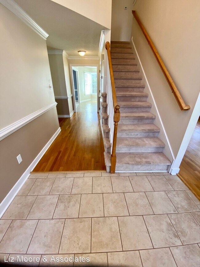 Foto del edificio - 303 Hollingsworth Ct