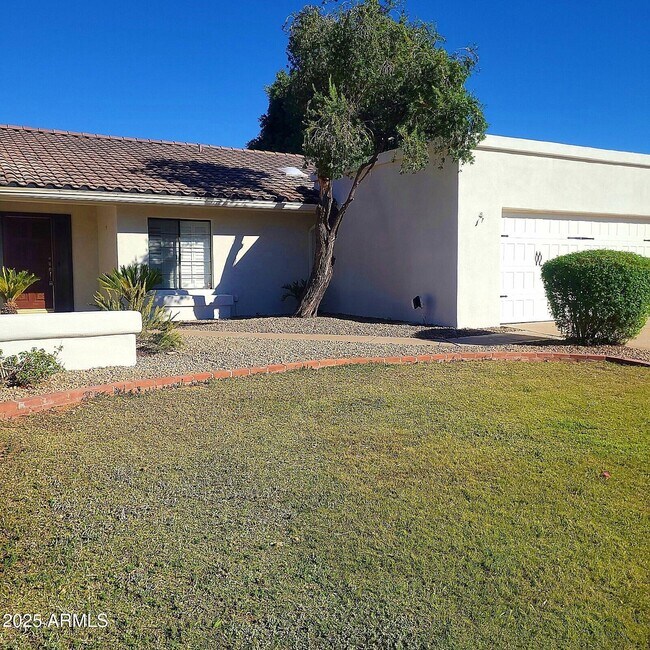 Building Photo - 8329 E San Simon Dr