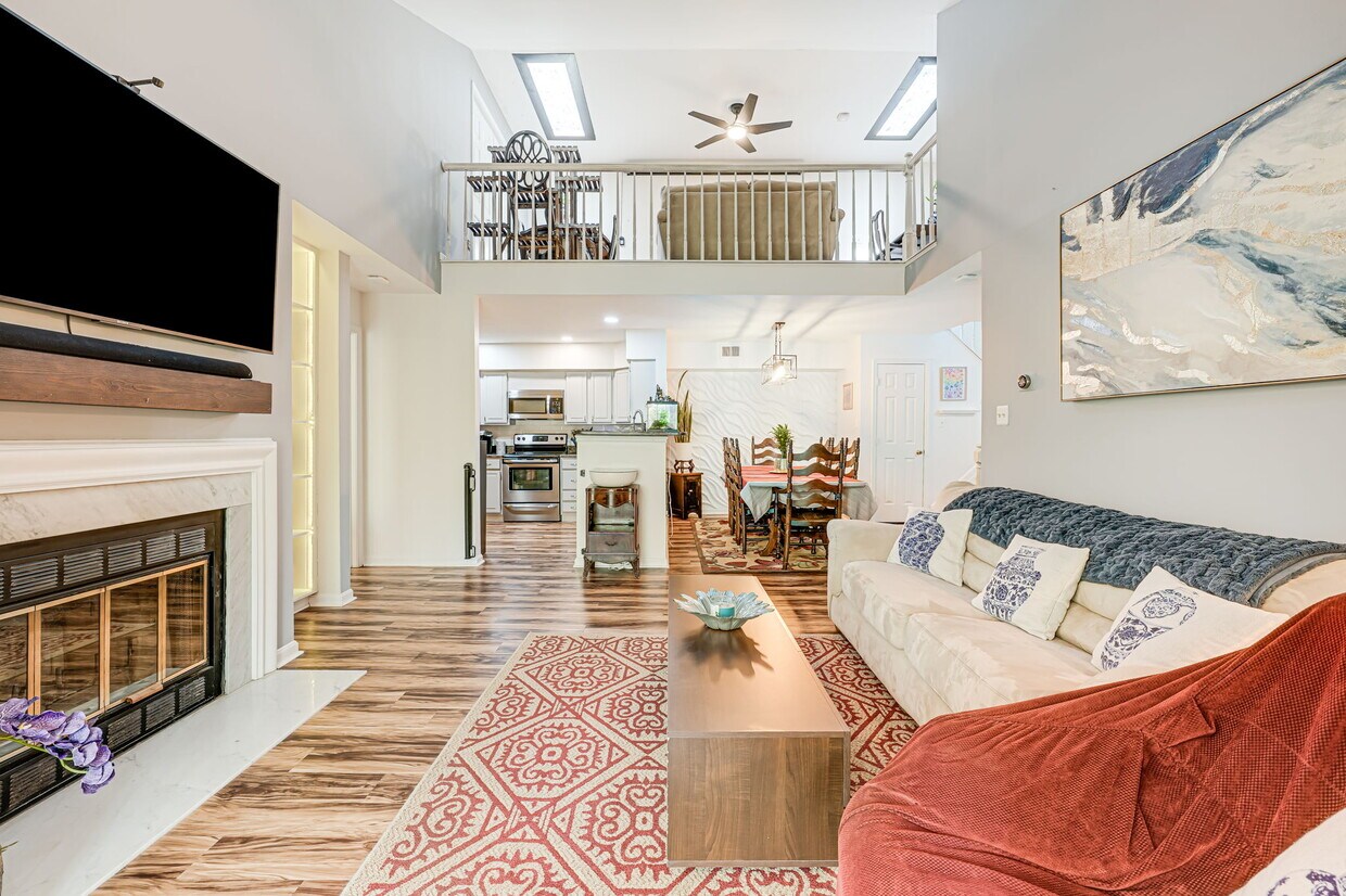Foto principal - 2241 Lovedale Ln