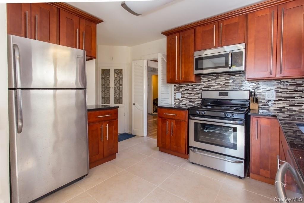 Foto del edificio - 186-18 Cambridge Rd