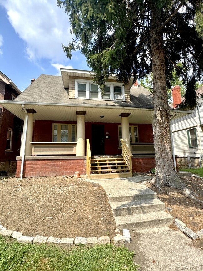 Foto del edificio - 6 Bedroom on Campus