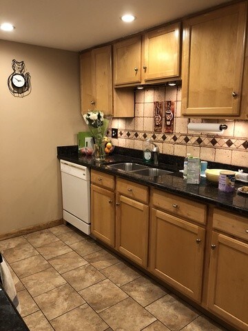 Building Photo - 515 Kiowa Cir