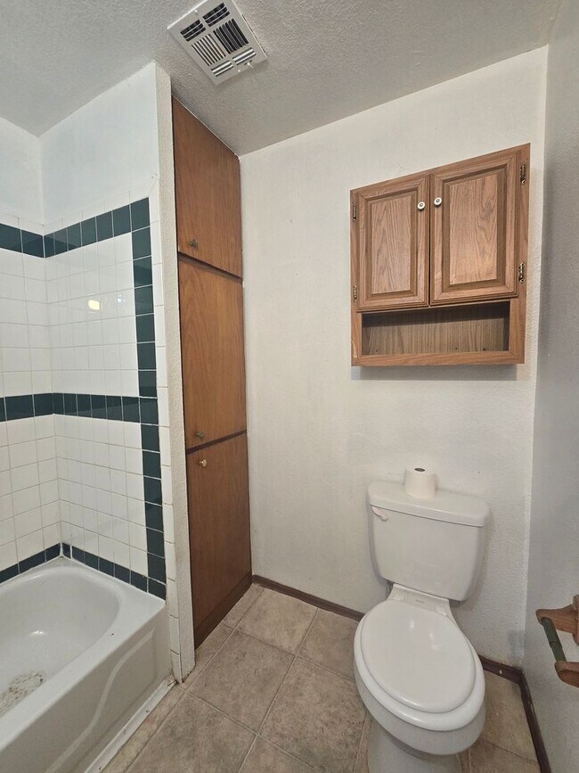 Foto del edificio - 3 Bed 2 Bath at Shawnee