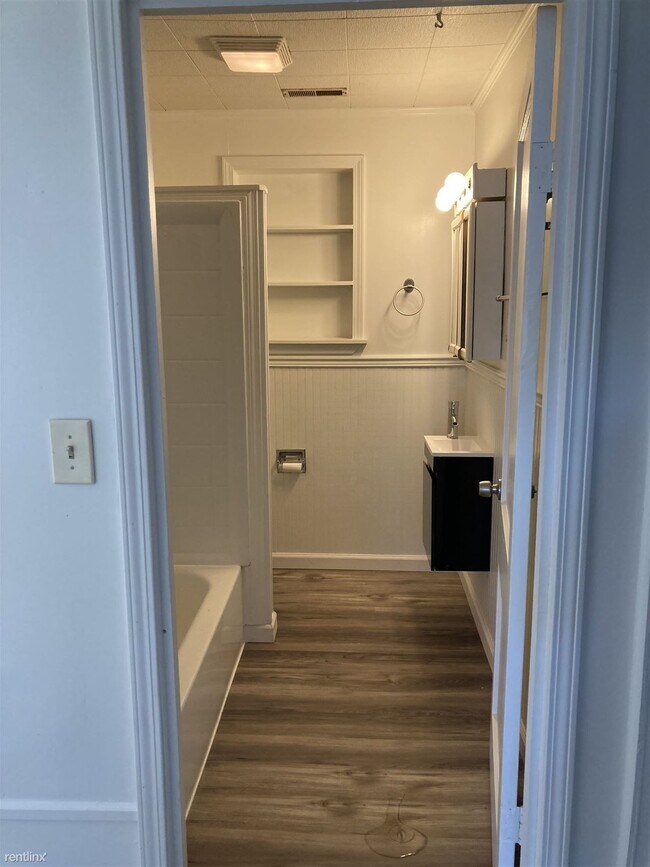 Building Photo - 3 br, 1 bath House - 819 Ruskin Ave