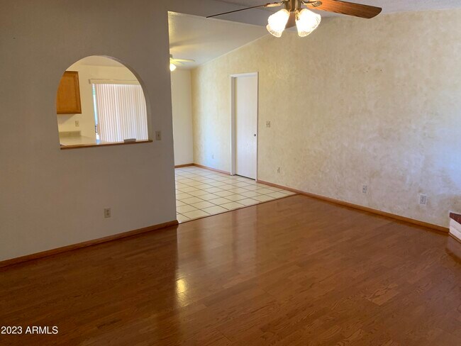 Building Photo - 533 Mallard Cir W