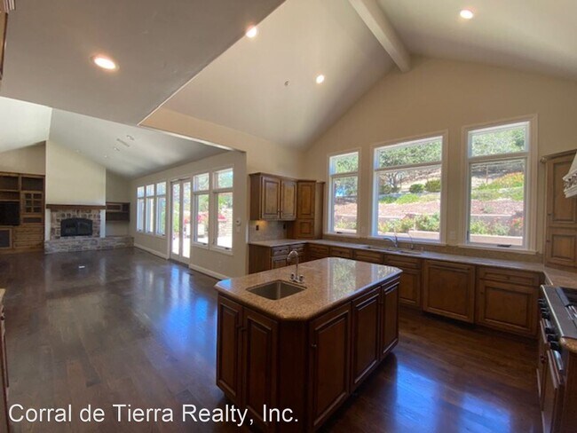 Building Photo - 4 br, 5.5 bath House - 14361 Castlerock Road
