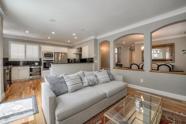 Foto del edificio - 2860 Hemlock Ave