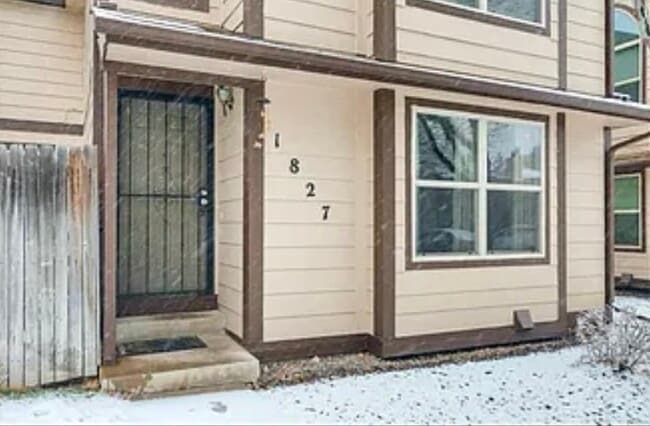 Photo - 1827 S Pitkin Cir Townhome