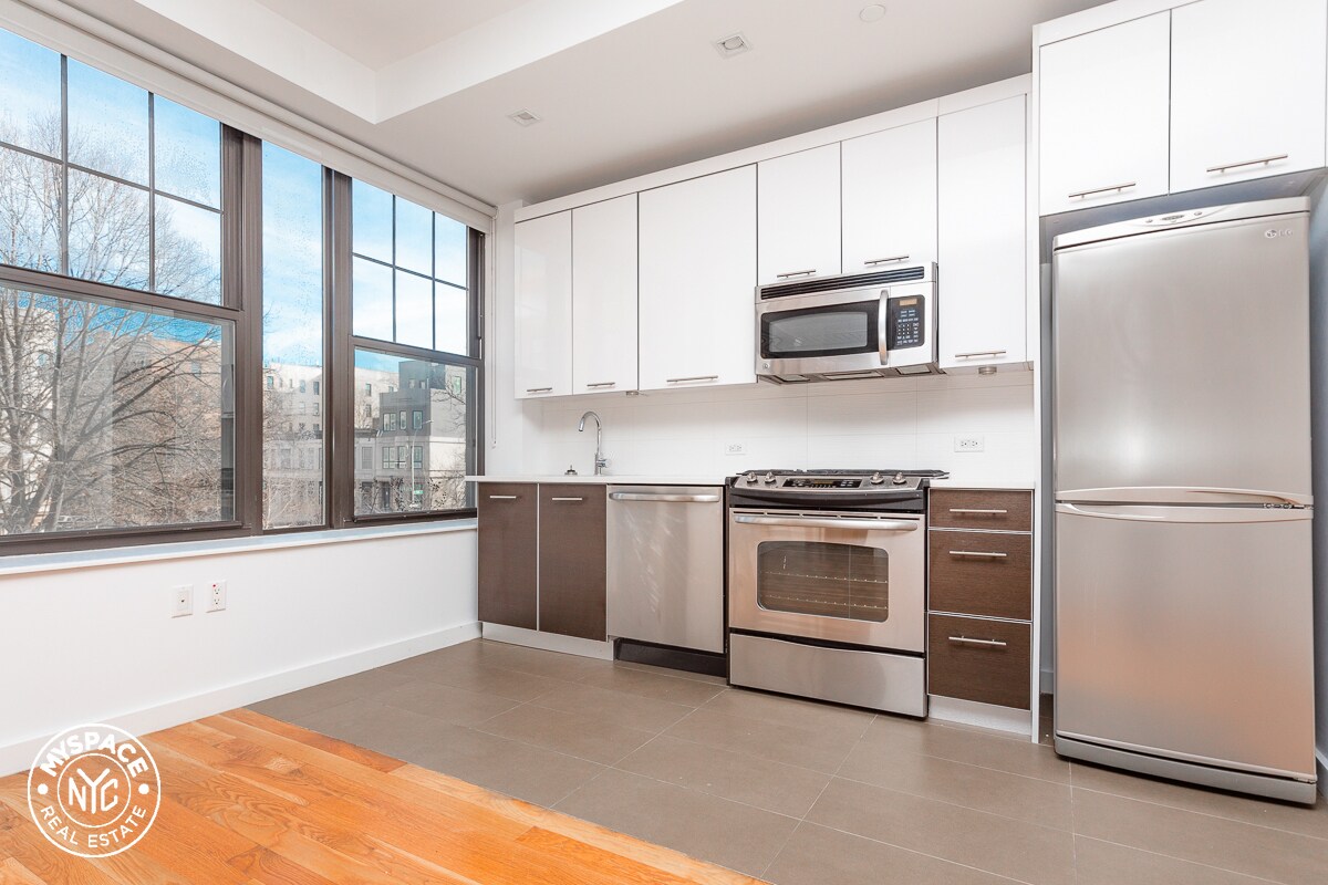 123 Parkside Ave Unit 2K, Brooklyn, NY 11226 Room for Rent in