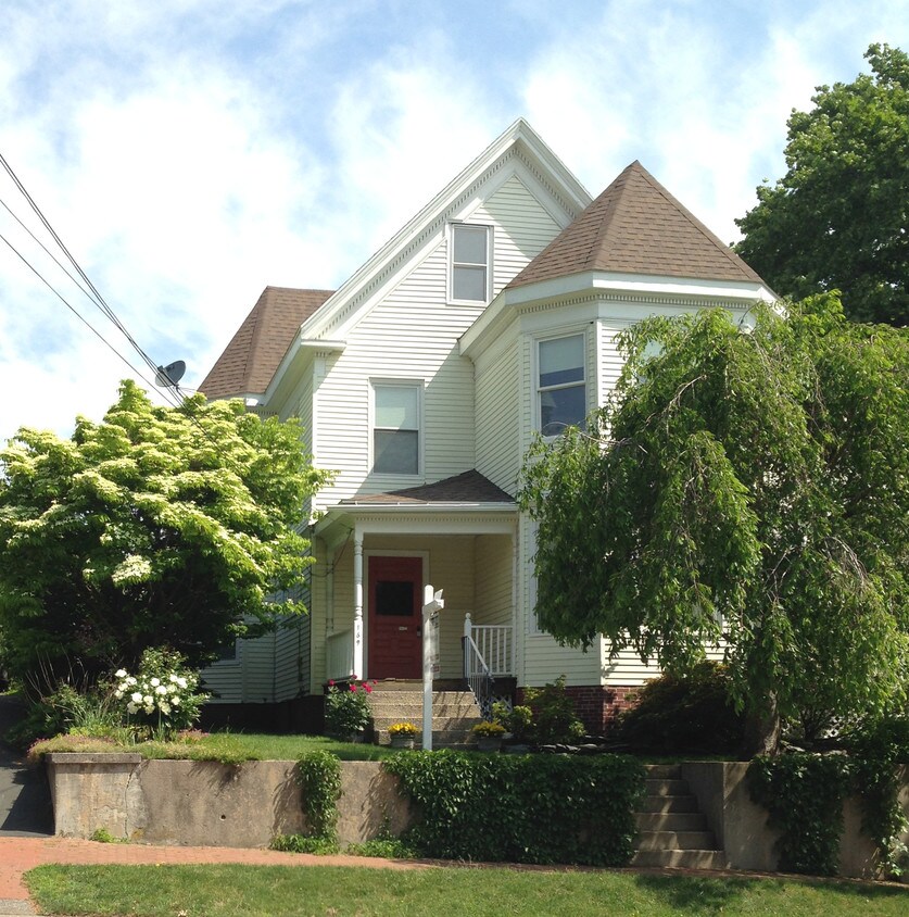 Primary Photo - 169 Longfellow St