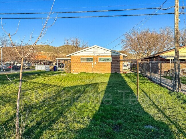 Building Photo - 1263 Colorado St W