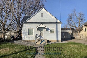 Building Photo - 212 McAuliff St