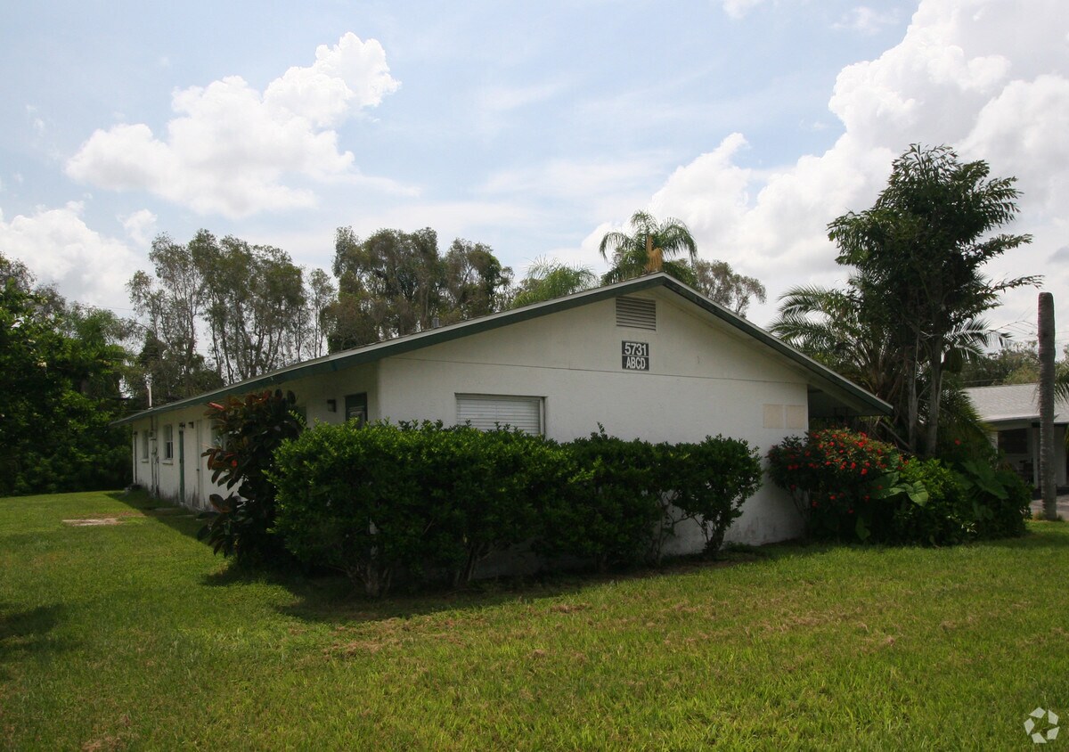 Building Photo - 5731 Nutmeg Ave