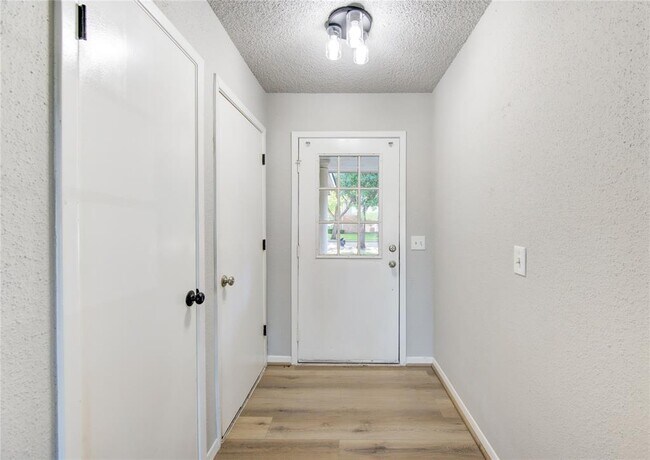 Foto del edificio - 2818 Great Lakes Ave