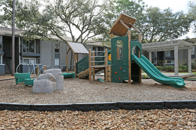 Building Photo - Cambridge Apartments