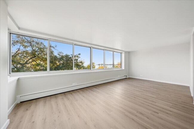 Foto del edificio - 1440 N Lake Shore Dr