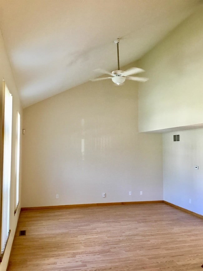 Building Photo - 2302 Emerson Forest Pkwy