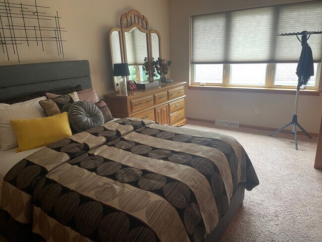 Foto del edificio - 5571 Osborn Dr