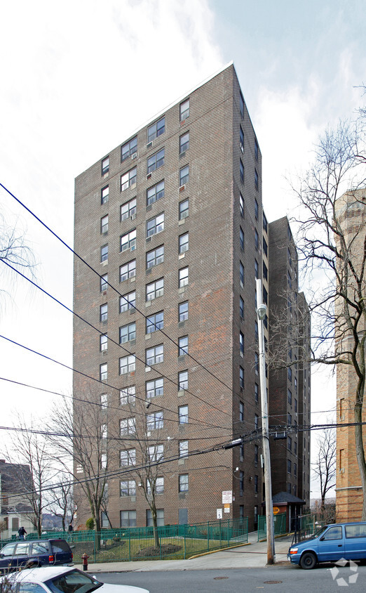 Primary Photo - Yonkers Apartements