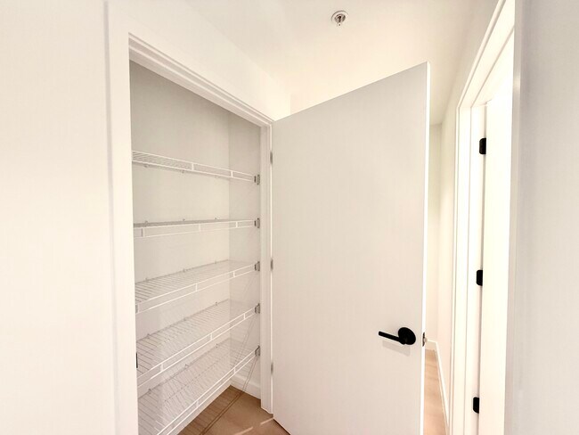 Foto del edificio - 107 NW 32nd St