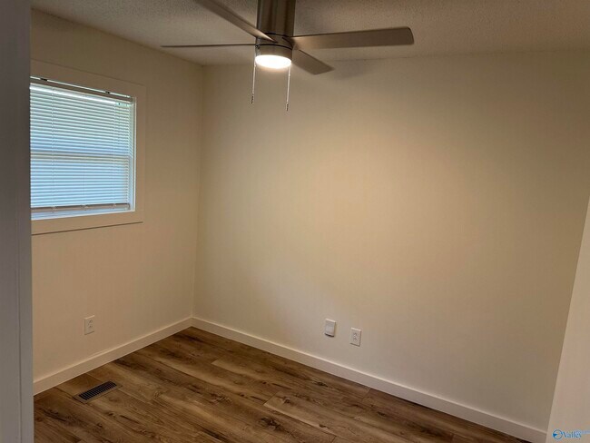 Foto del edificio - 1114 NW Oakwood Ave