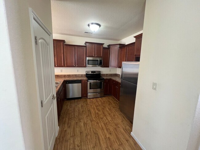 Building Photo - 908 Deep Branch Way