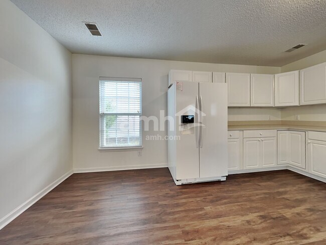 Foto del edificio - 132 Wildberry Ln