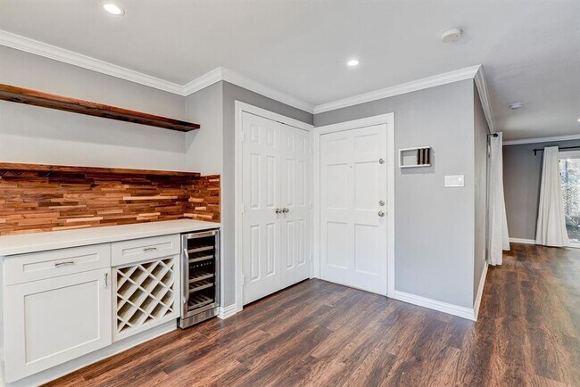 Foto del edificio - 6306 Riverview Way