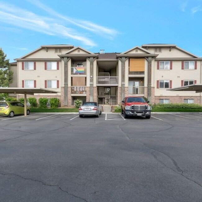 Building Photo - Condo In Eagle Mountain get $500 OFF FIRST...