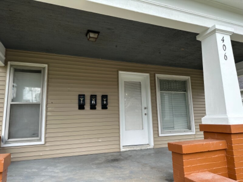 Primary Photo - 406 E Pine St