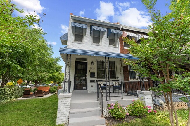 Sunny renovated Brookland end unit! - 2339 3rd St NE