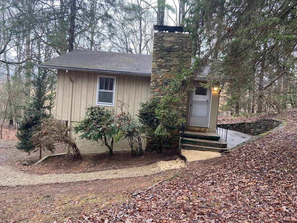 154 Shelburne Rd, Asheville, NC 28806 House for Rent in Asheville, NC