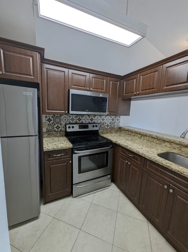 Foto del edificio - 18203 Glenmoor Dr