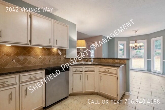 Building Photo - 7042 Vinings Way