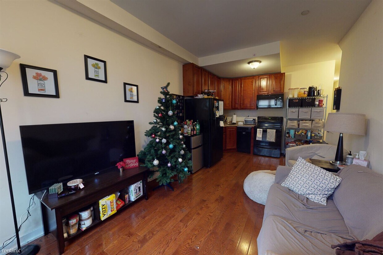 Foto principal - 5 br, 2 bath Duplex - 1802 WILLINGTON ST U...