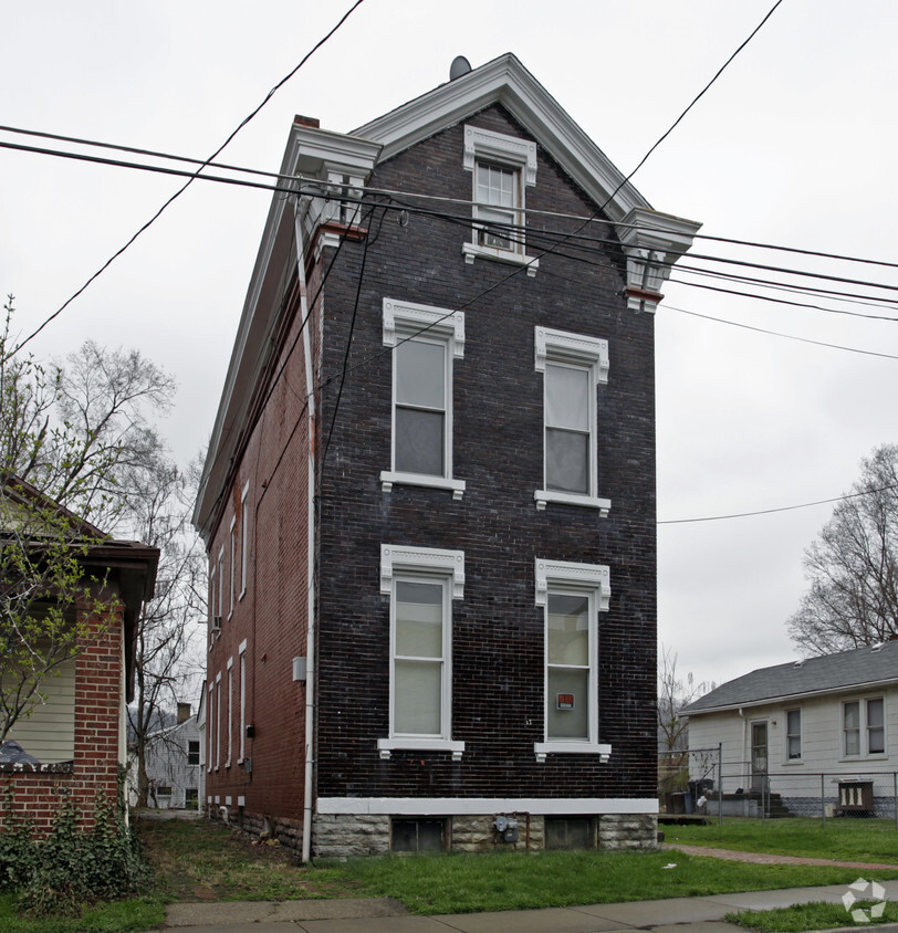 Building Photo - 1929 Augustine St