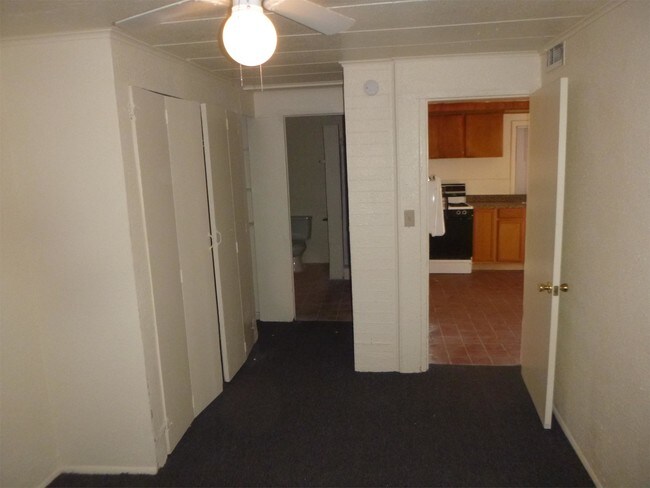 Foto del edificio - 1435 E Benson Hwy